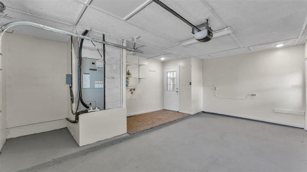 For Sale: $284,900 (4 beds, 2 baths, 1091 Square Feet)