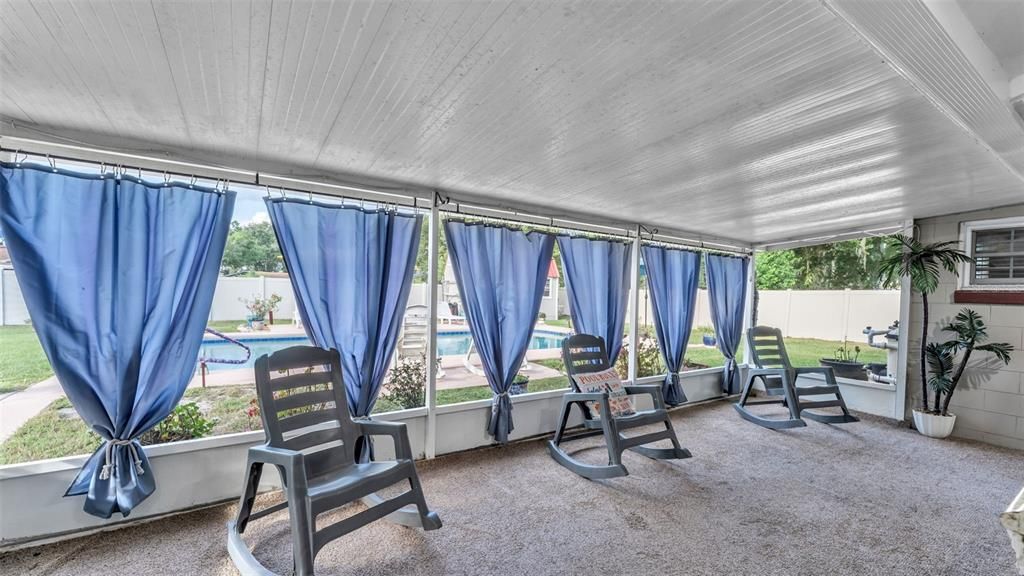 For Sale: $284,900 (4 beds, 2 baths, 1091 Square Feet)