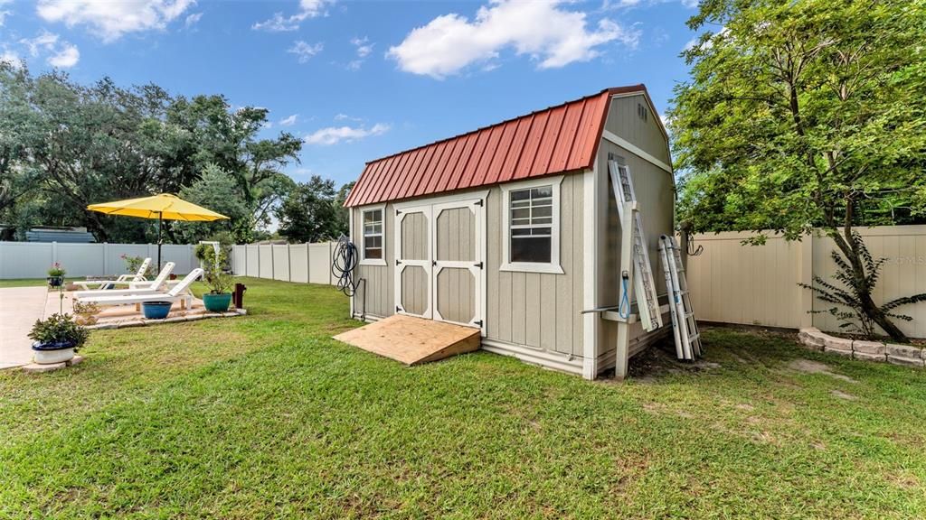 For Sale: $284,900 (4 beds, 2 baths, 1091 Square Feet)