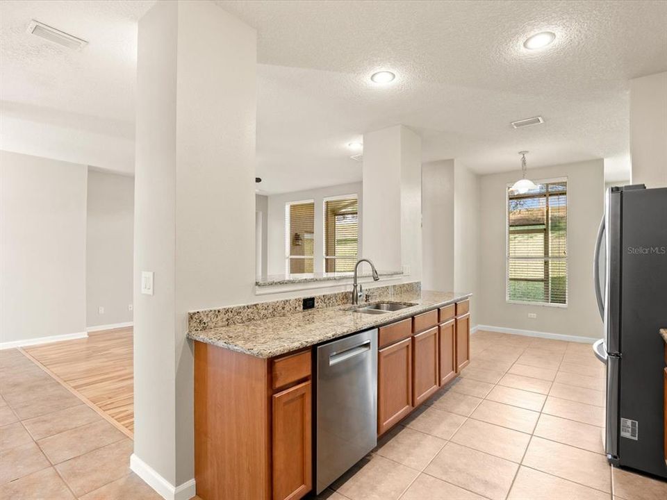 Active With Contract: $400,000 (3 beds, 2 baths, 1645 Square Feet)