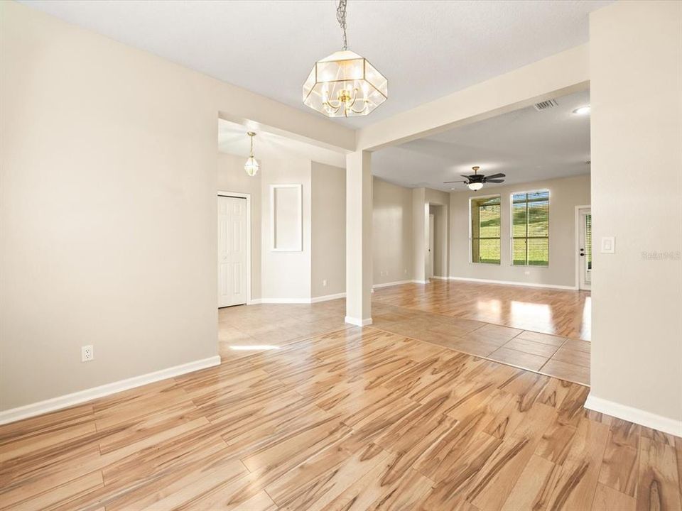 Active With Contract: $400,000 (3 beds, 2 baths, 1645 Square Feet)