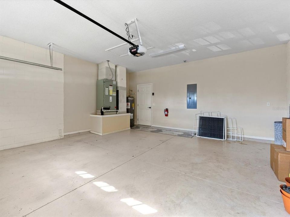 Active With Contract: $400,000 (3 beds, 2 baths, 1645 Square Feet)