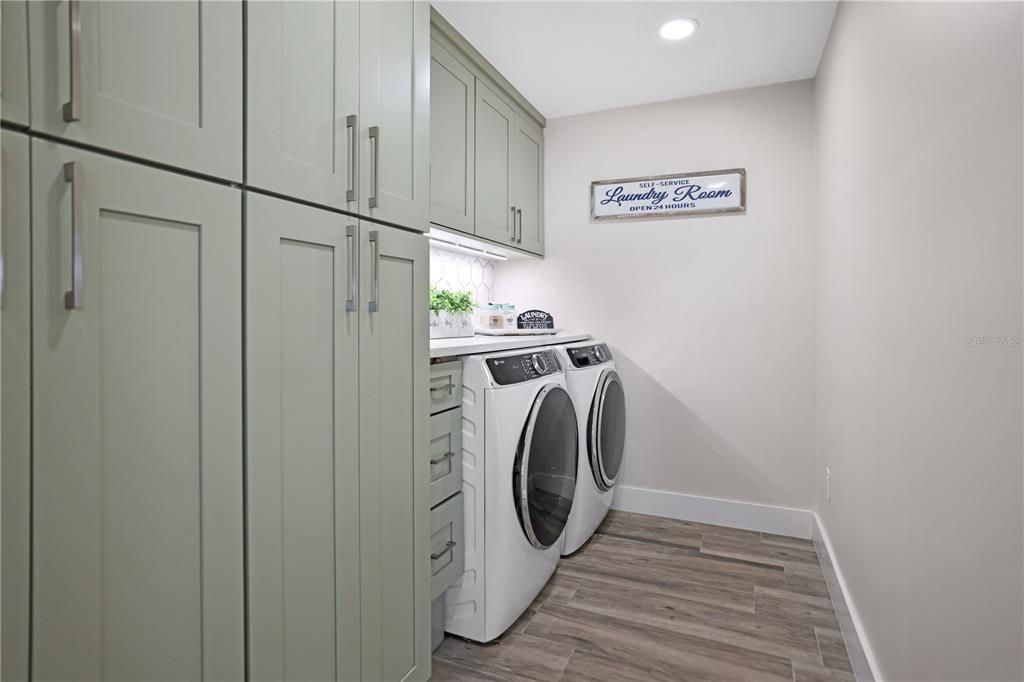 待售: $1,850,000 (3 贝兹, 2 浴室, 2160 平方英尺)