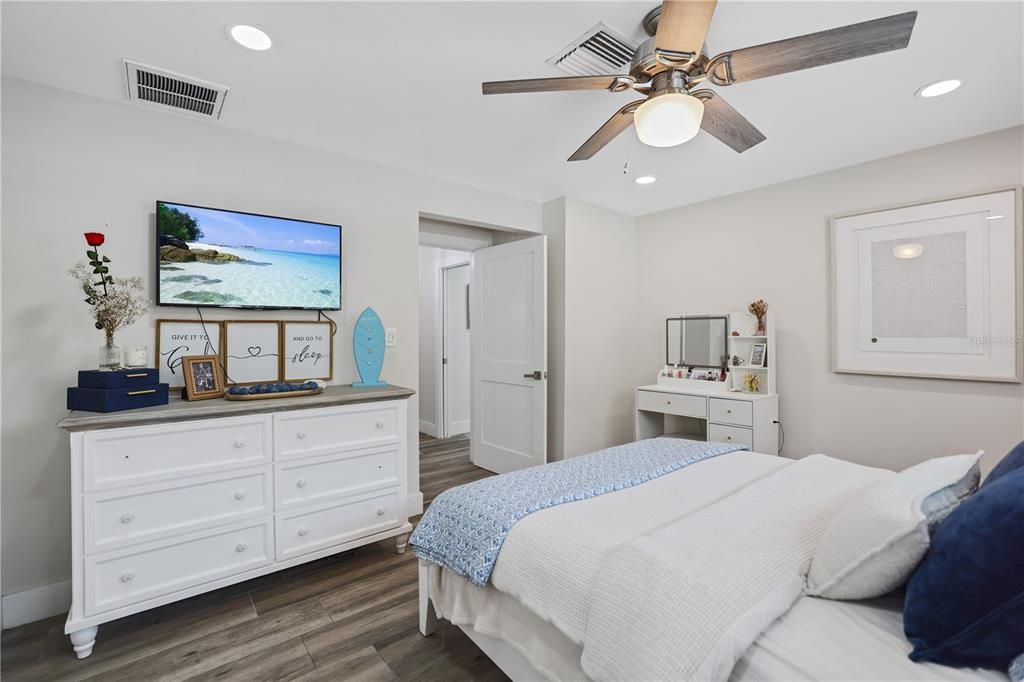 待售: $1,850,000 (3 贝兹, 2 浴室, 2160 平方英尺)