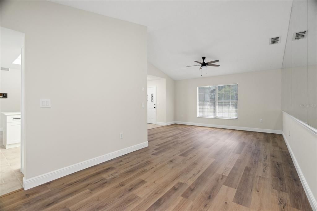 待售: $386,000 (3 贝兹, 2 浴室, 1655 平方英尺)