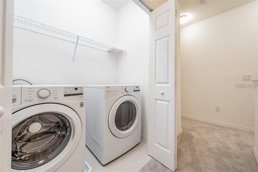 For Sale: $325,000 (3 beds, 2 baths, 1572 Square Feet)