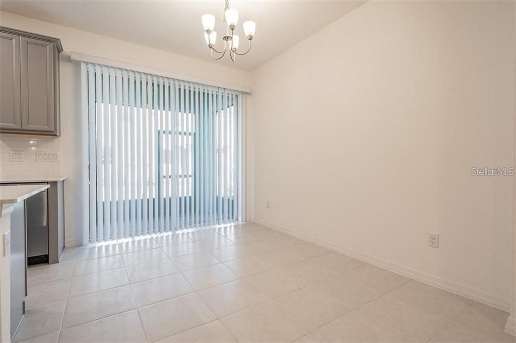 For Sale: $325,000 (3 beds, 2 baths, 1572 Square Feet)