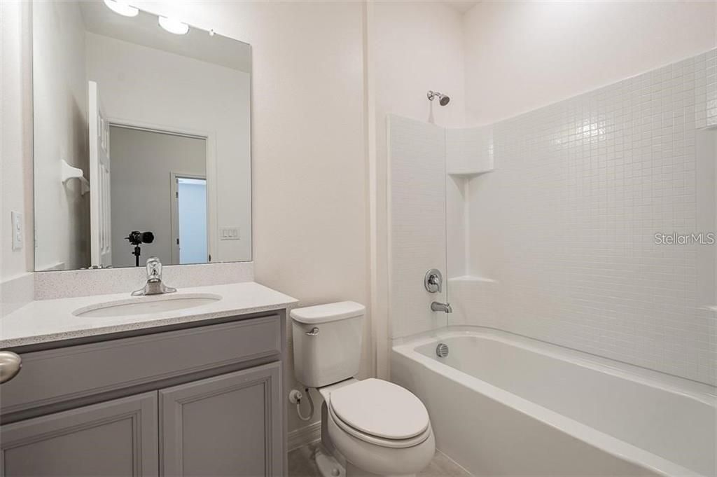 For Sale: $325,000 (3 beds, 2 baths, 1572 Square Feet)