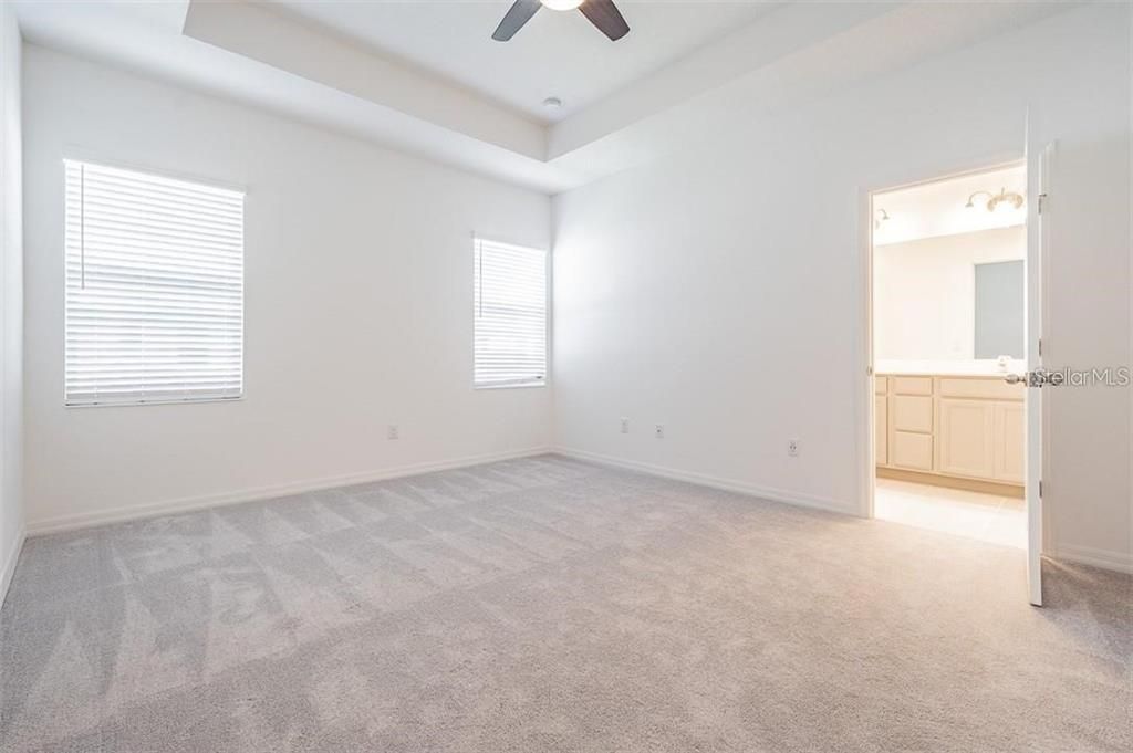 For Sale: $325,000 (3 beds, 2 baths, 1572 Square Feet)