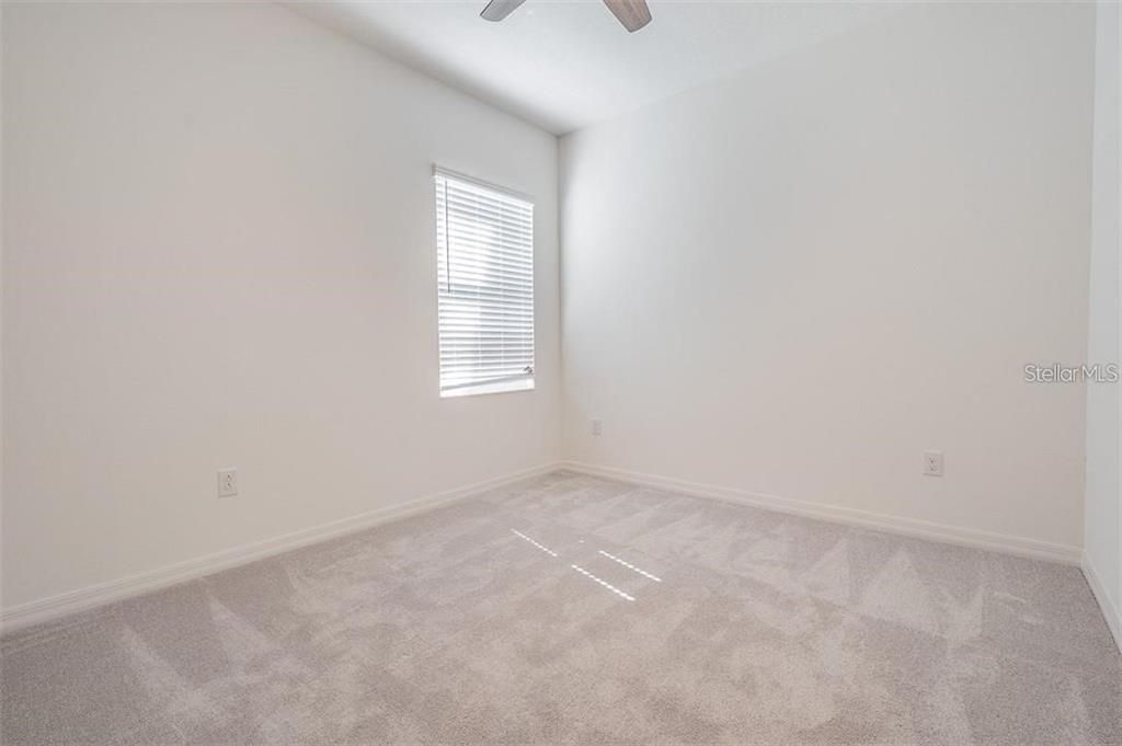 For Sale: $325,000 (3 beds, 2 baths, 1572 Square Feet)