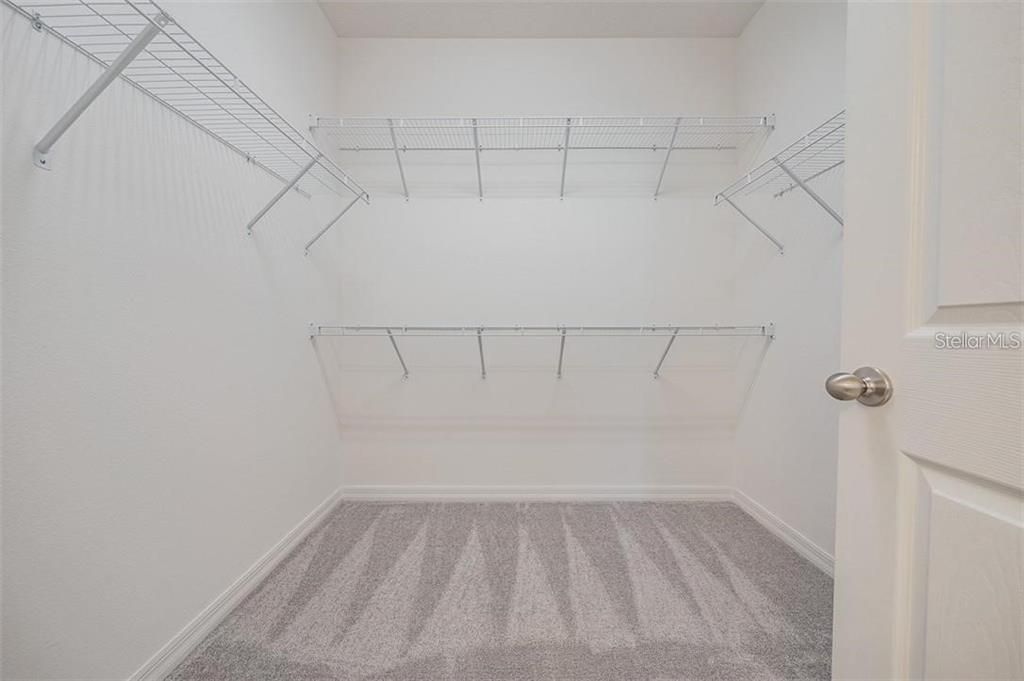 For Sale: $325,000 (3 beds, 2 baths, 1572 Square Feet)