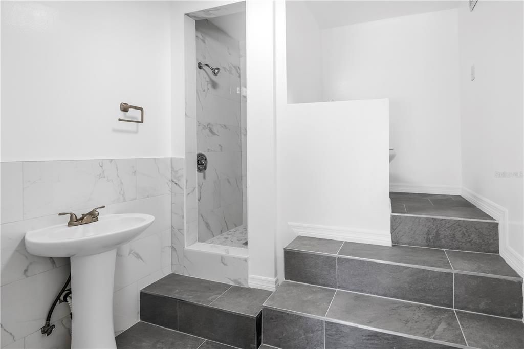 En Renta: $6,500 (4 camas, 4 baños, 4456 Pies cuadrados)