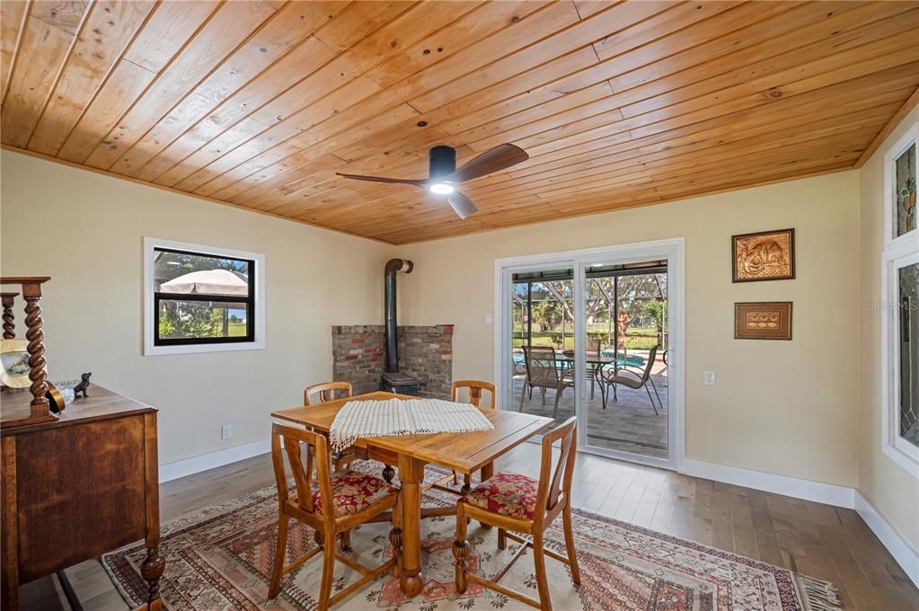 For Sale: $799,900 (4 beds, 3 baths, 2750 Square Feet)