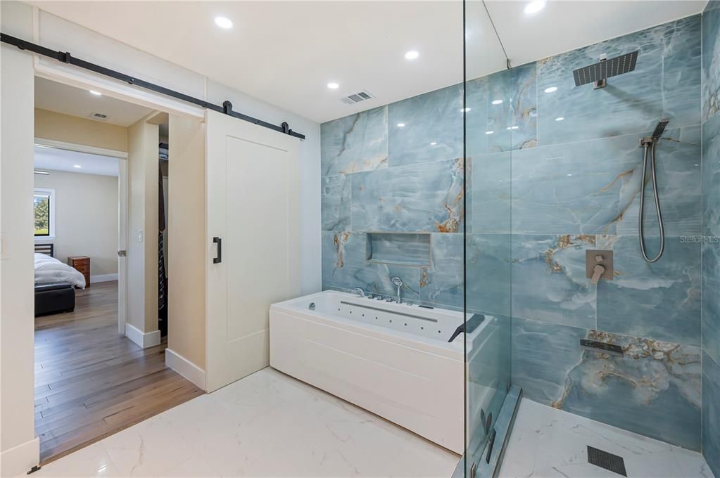 For Sale: $799,900 (4 beds, 3 baths, 2750 Square Feet)