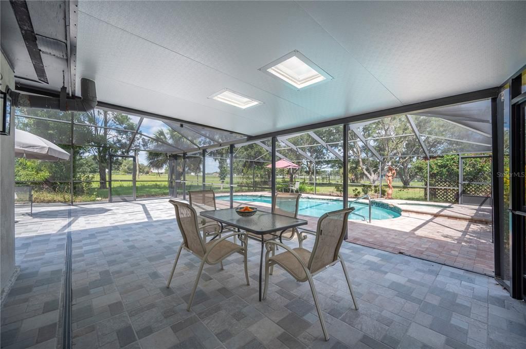 For Sale: $799,900 (4 beds, 3 baths, 2750 Square Feet)