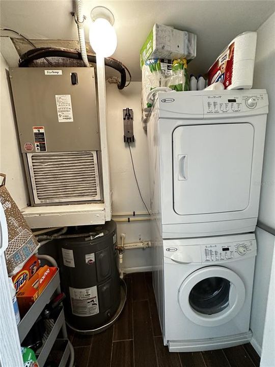 For Rent: $1,450 (1 beds, 1 baths, 560 Square Feet)