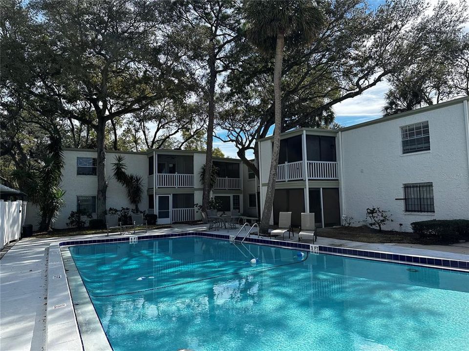 For Rent: $1,450 (1 beds, 1 baths, 560 Square Feet)