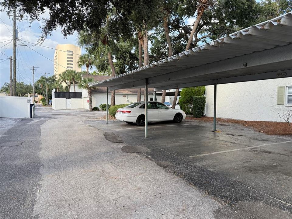 For Rent: $1,450 (1 beds, 1 baths, 560 Square Feet)