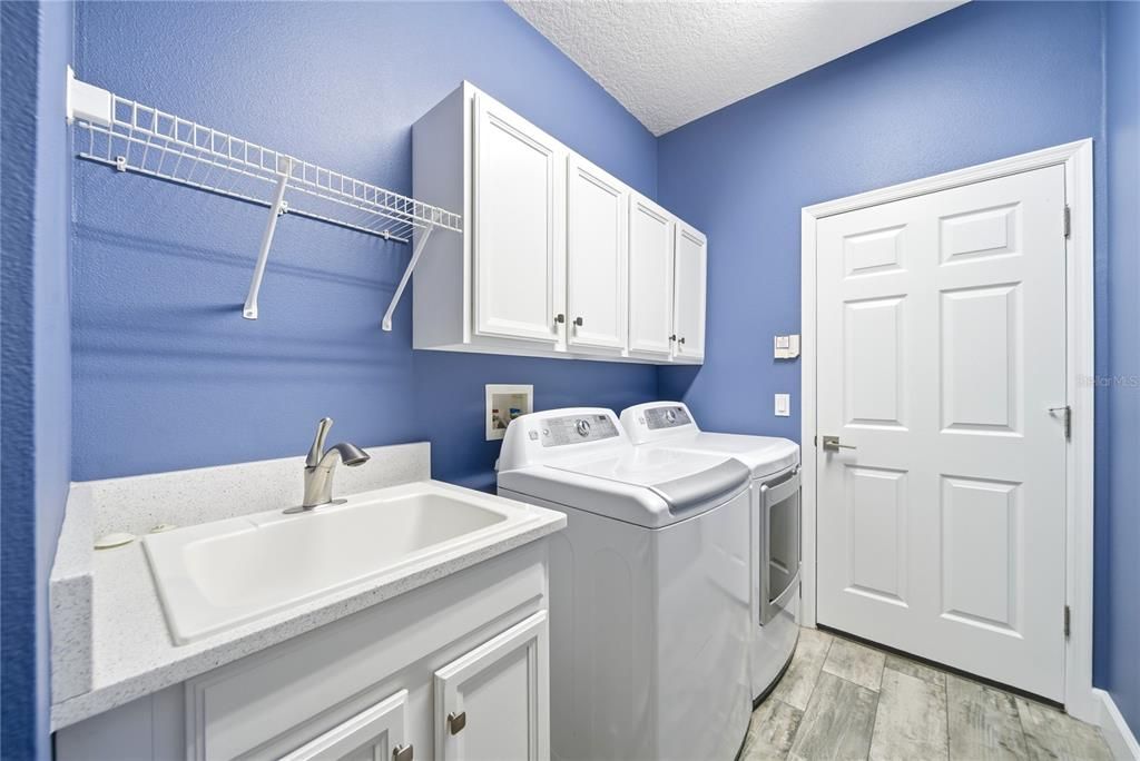 На продажу: $884,900 (3 спален, 3 ванн, 2848 Квадратных фут)