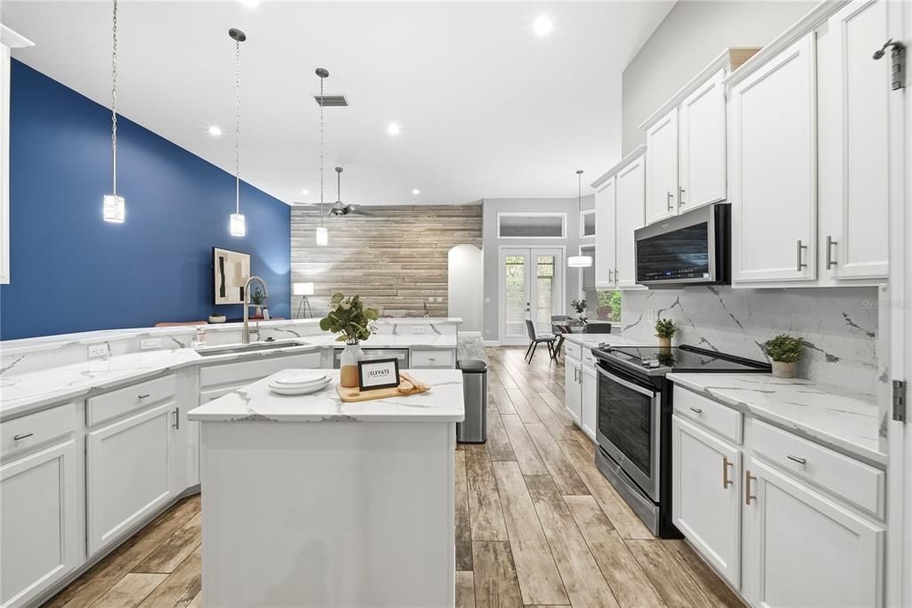 На продажу: $884,900 (3 спален, 3 ванн, 2848 Квадратных фут)