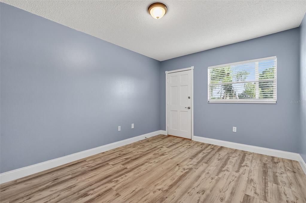 Active With Contract: $159,000 (2 beds, 2 baths, 1030 Square Feet)