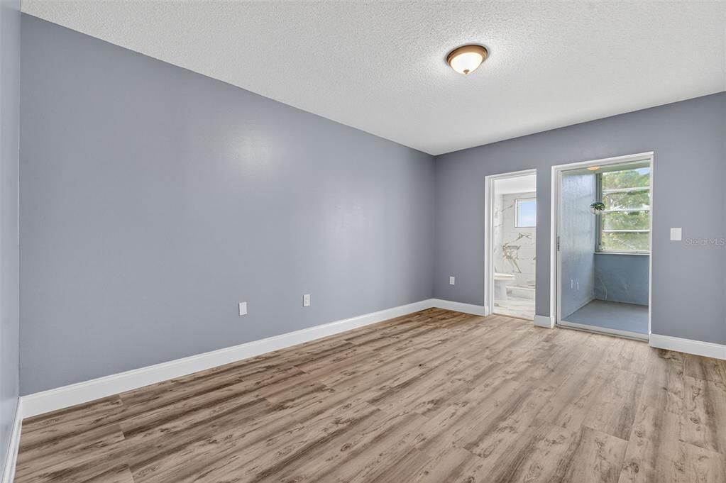 Active With Contract: $159,000 (2 beds, 2 baths, 1030 Square Feet)