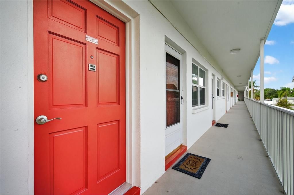 Active With Contract: $159,000 (2 beds, 2 baths, 1030 Square Feet)