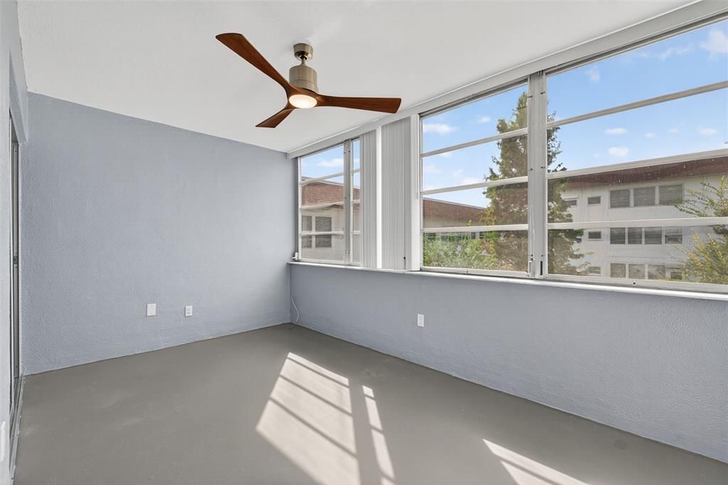 Active With Contract: $159,000 (2 beds, 2 baths, 1030 Square Feet)