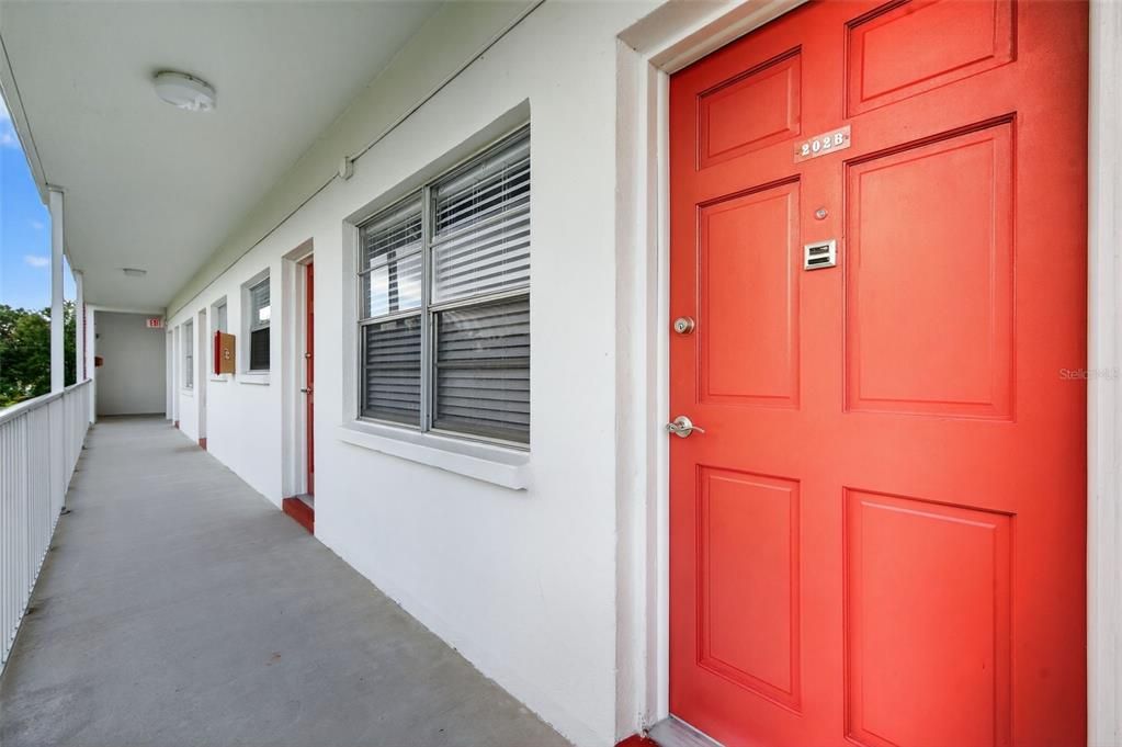 Active With Contract: $159,000 (2 beds, 2 baths, 1030 Square Feet)