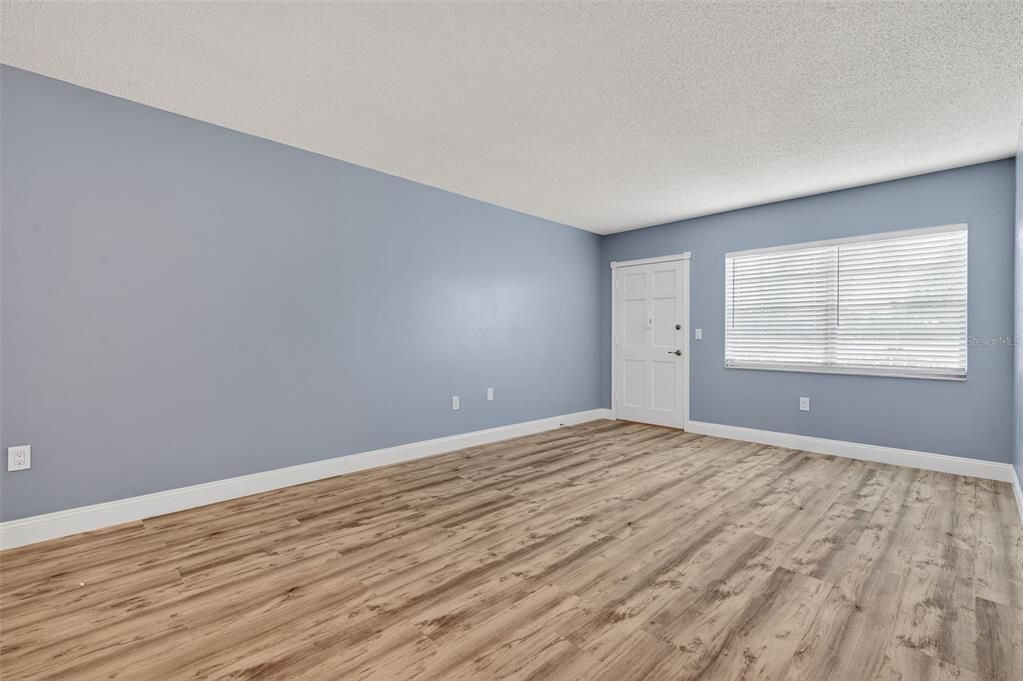 Active With Contract: $159,000 (2 beds, 2 baths, 1030 Square Feet)