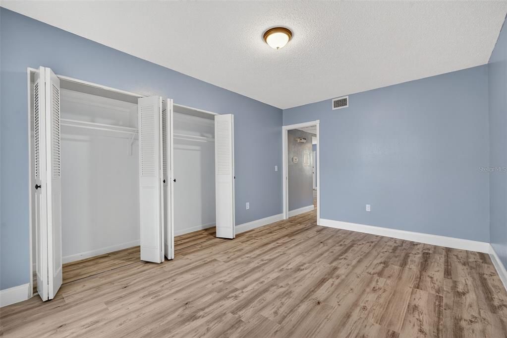 Active With Contract: $159,000 (2 beds, 2 baths, 1030 Square Feet)