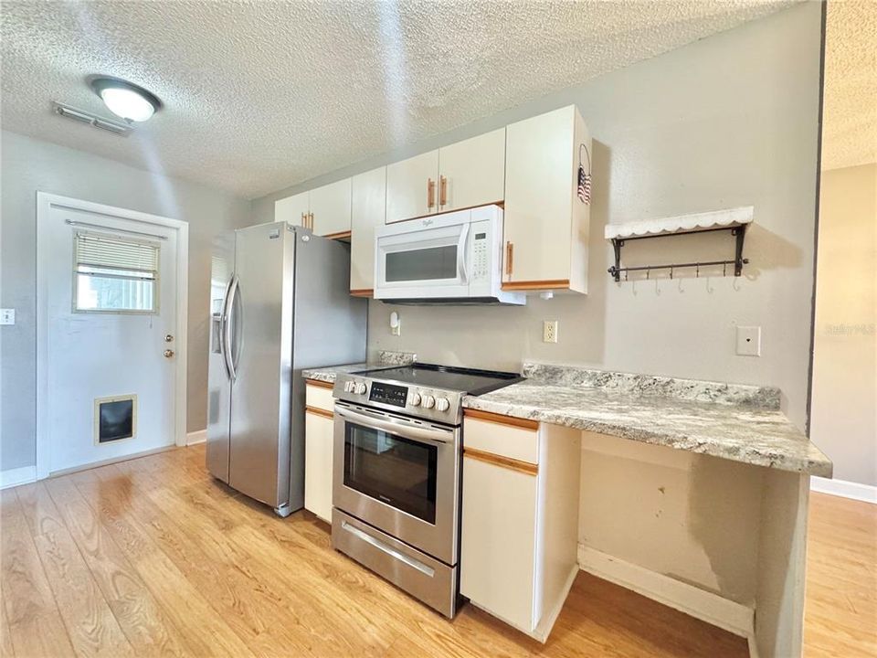 待售: $155,000 (2 贝兹, 2 浴室, 1241 平方英尺)