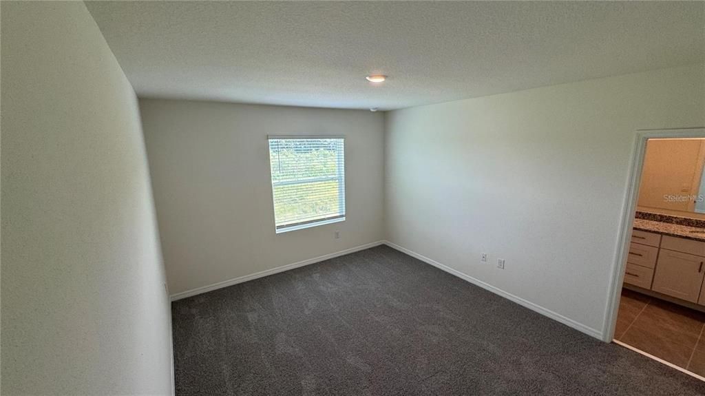 For Rent: $2,200 (3 beds, 2 baths, 1758 Square Feet)