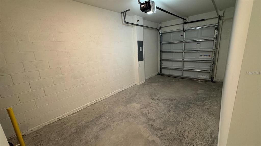 For Rent: $2,200 (3 beds, 2 baths, 1758 Square Feet)