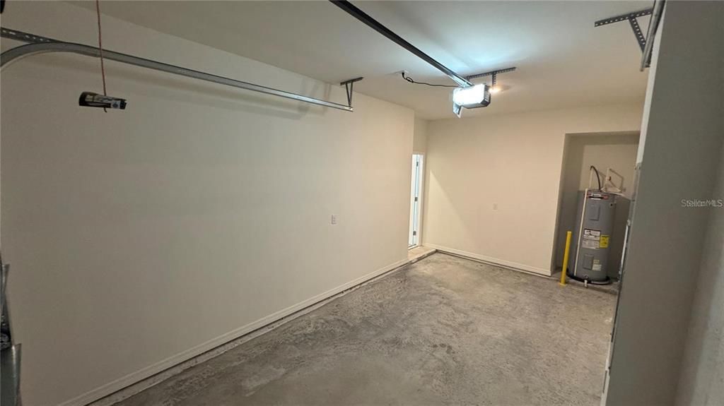 For Rent: $2,200 (3 beds, 2 baths, 1758 Square Feet)