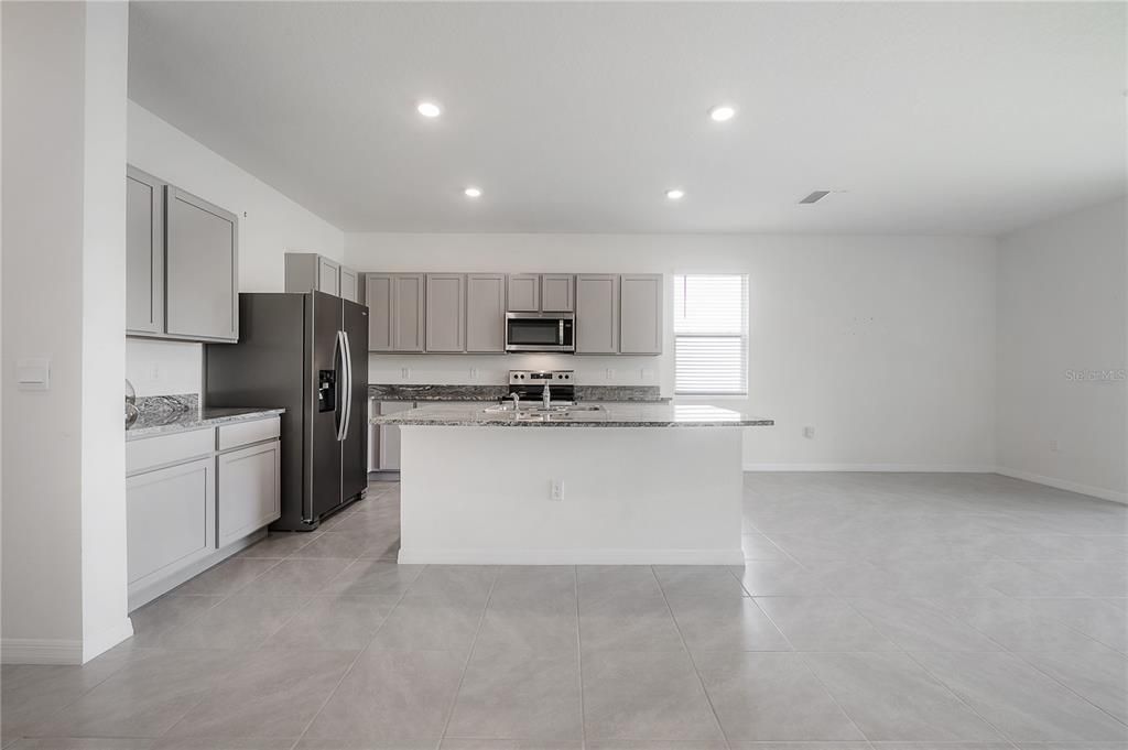 For Sale: $299,900 (3 beds, 2 baths, 1785 Square Feet)