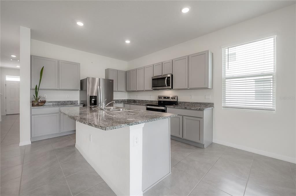 For Sale: $299,900 (3 beds, 2 baths, 1785 Square Feet)