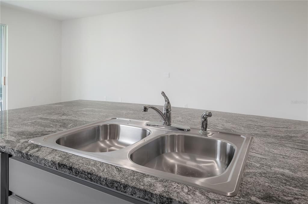 For Sale: $299,900 (3 beds, 2 baths, 1785 Square Feet)