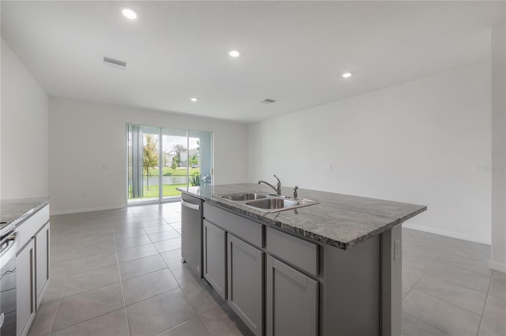 For Sale: $299,900 (3 beds, 2 baths, 1785 Square Feet)