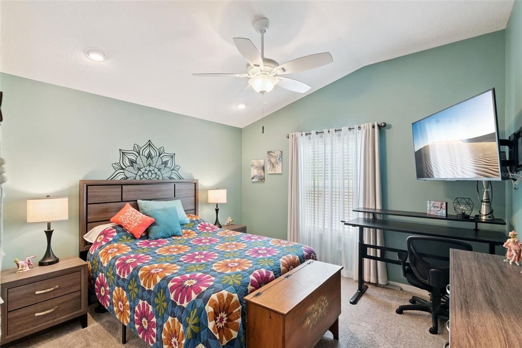 Activo con contrato: $319,000 (3 camas, 2 baños, 1426 Pies cuadrados)