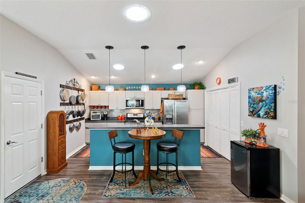 Activo con contrato: $319,000 (3 camas, 2 baños, 1426 Pies cuadrados)