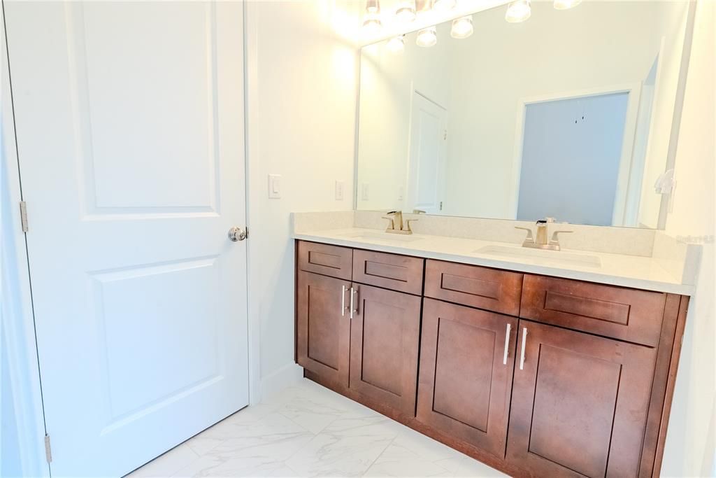 На продажу: $699,999 (4 спален, 3 ванн, 3452 Квадратных фут)