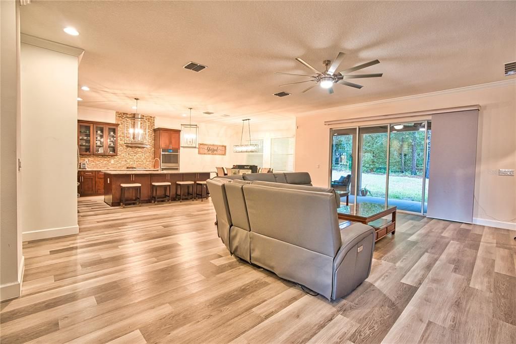 На продажу: $699,999 (4 спален, 3 ванн, 3452 Квадратных фут)