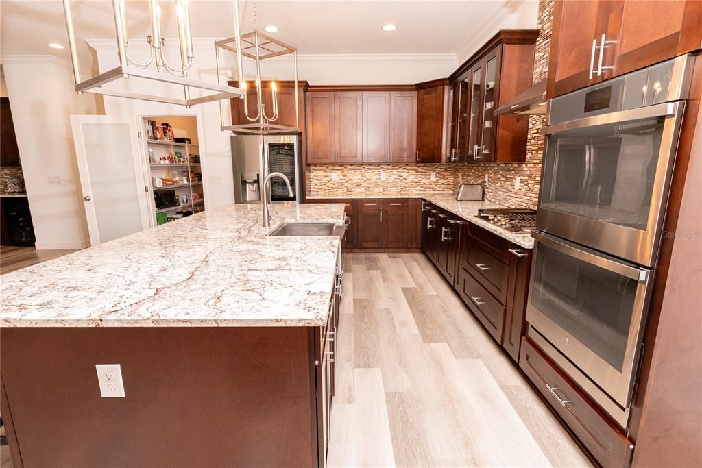 На продажу: $699,999 (4 спален, 3 ванн, 3452 Квадратных фут)