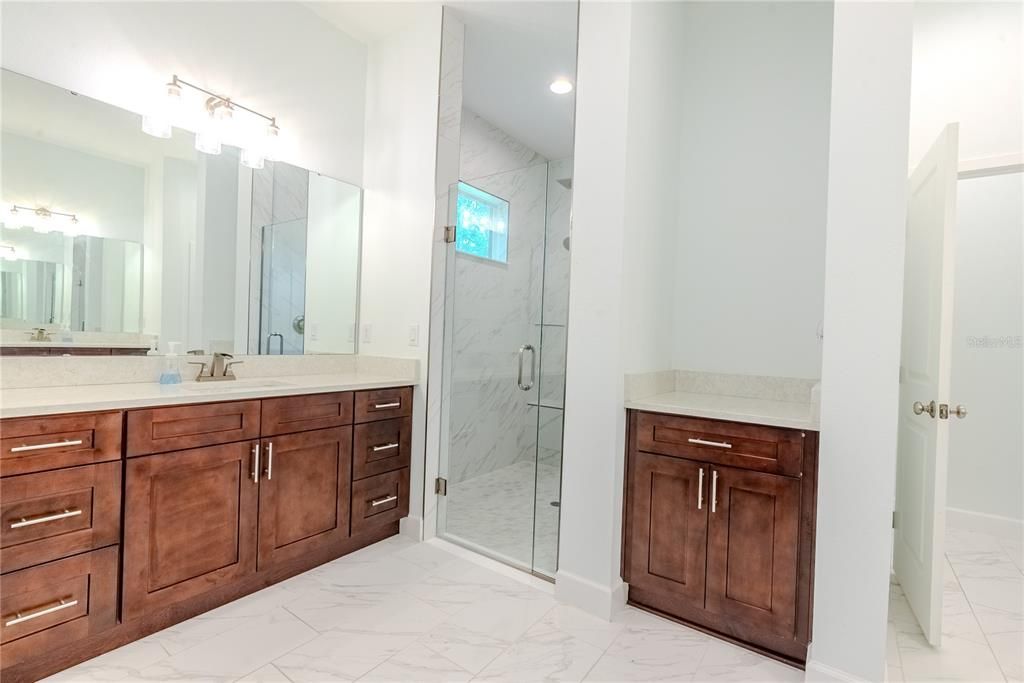 На продажу: $699,999 (4 спален, 3 ванн, 3452 Квадратных фут)