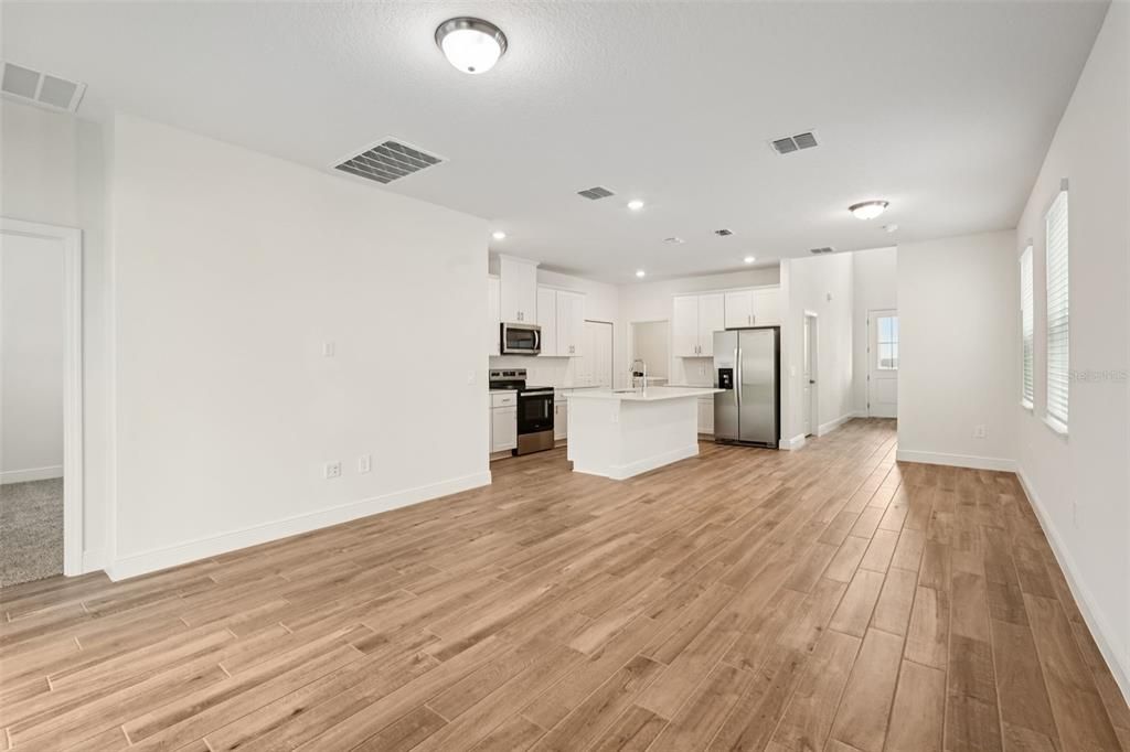 На продажу: $485,790 (4 спален, 2 ванн, 2082 Квадратных фут)