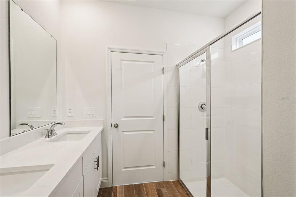 На продажу: $485,790 (4 спален, 2 ванн, 2082 Квадратных фут)