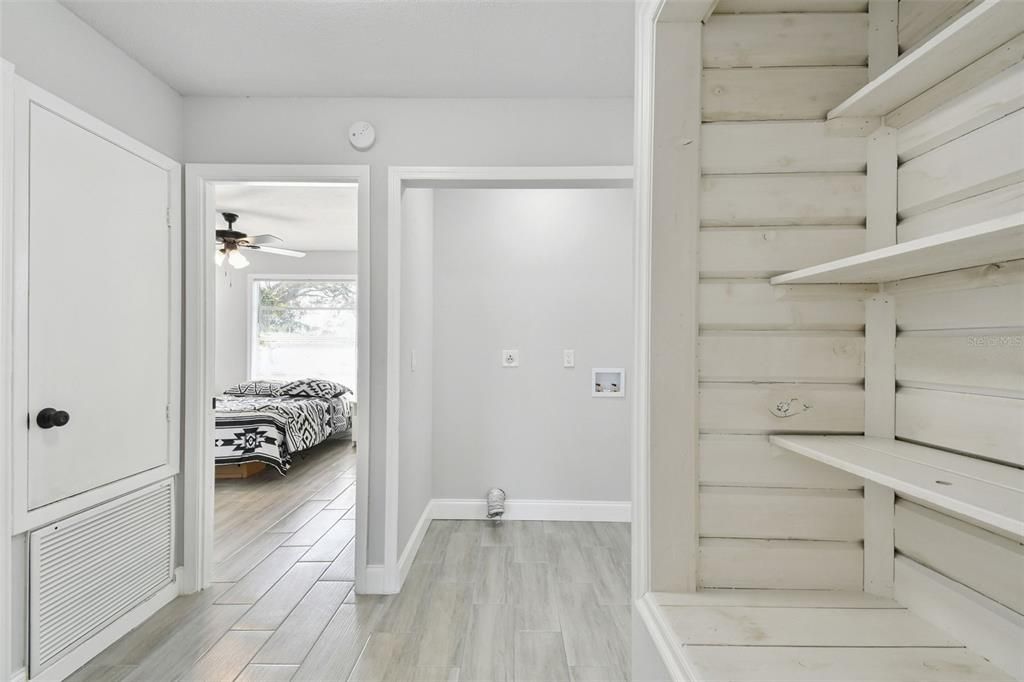 На продажу: $319,996 (4 спален, 3 ванн, 1798 Квадратных фут)