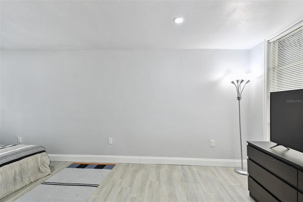 На продажу: $319,996 (4 спален, 3 ванн, 1798 Квадратных фут)