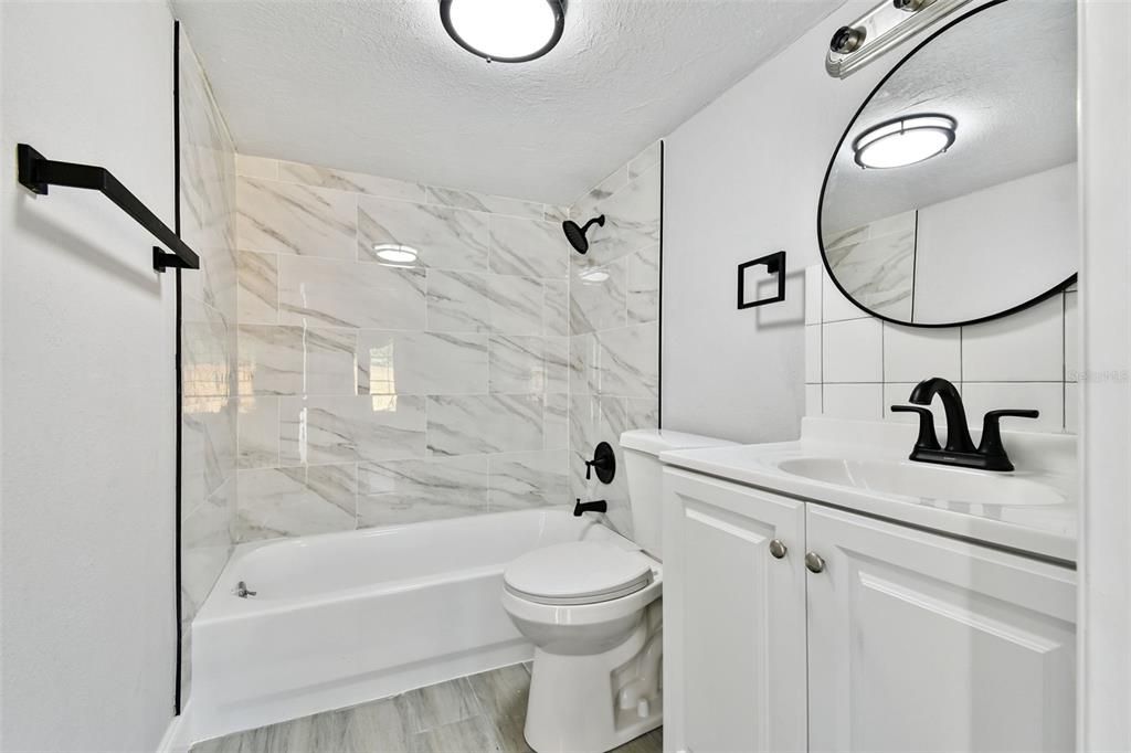 На продажу: $319,996 (4 спален, 3 ванн, 1798 Квадратных фут)